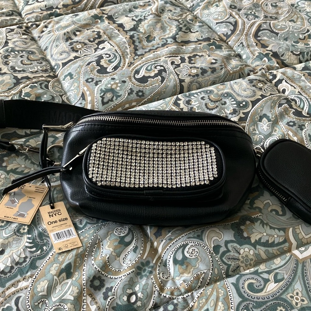 Madden NYC CONVERTIBLE CROSSBODY FANNYPACK